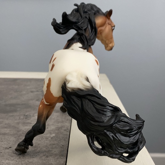 Breyer Toro 2016 Flagship Store Model Nokoto mold - Picture 13 of 15